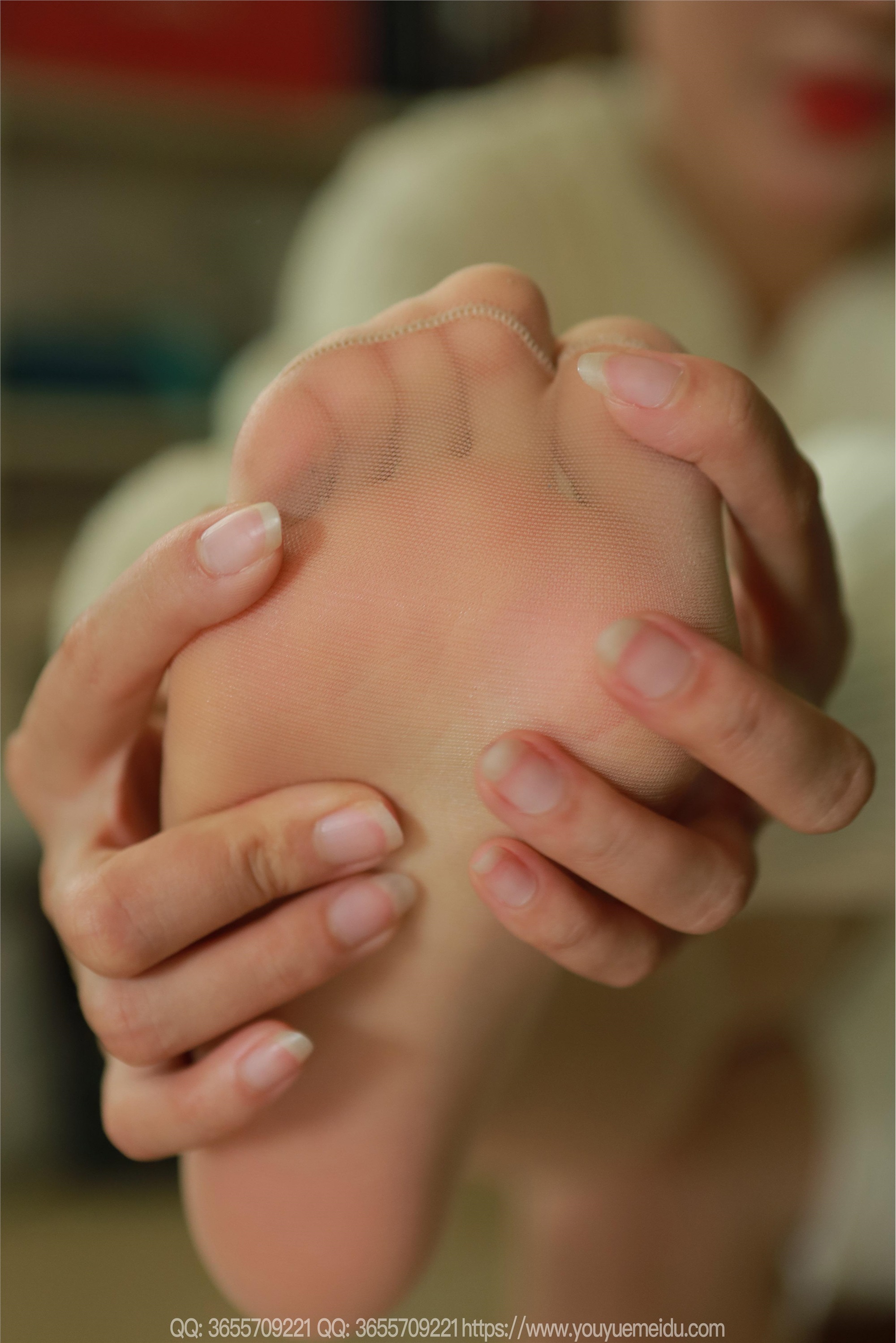 IESS异思趣向  2025.03.10 丝享家 1997 兔兔《高开衩包臀裙》